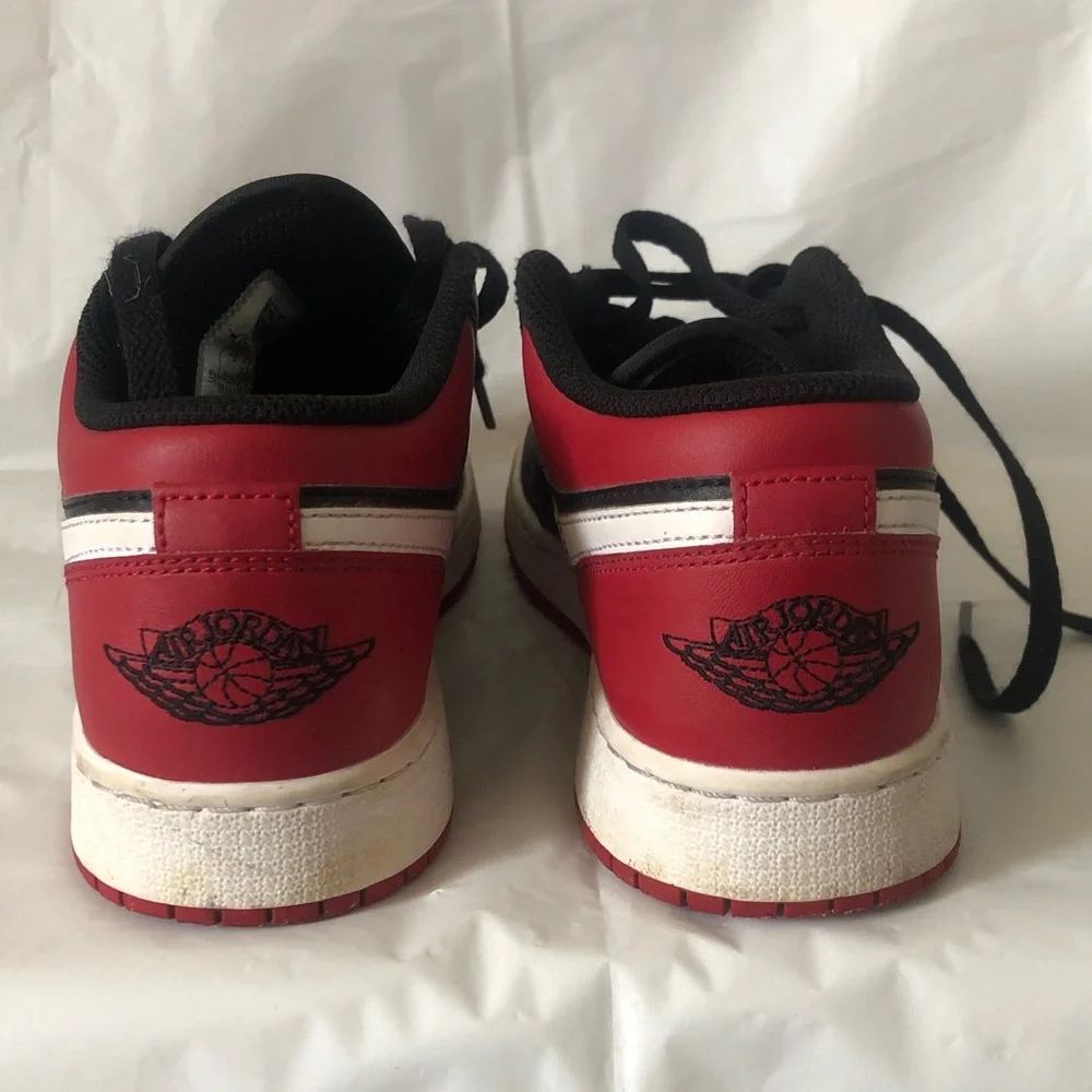 Air Jordan’s 2023 remake US size 7 youth EU 40 women’s 9 great condition